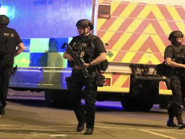 Полицията пусна снимки на терориста преди атаката в Манчестър