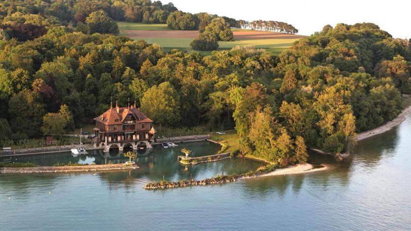 Шато край Женевското езеро се продава на търг