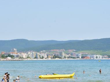 Недостиг на камериерки и общи работници по морето