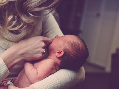 От 1 юни майките ще получават бонус за ранно връщане на работа