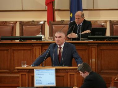 Марешки иска да знае кои депутати са с хомосексуални наклонности