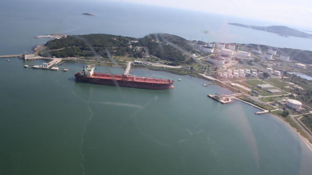 „Лукойл Нефтохим“ ще инвестира 50 млн. лв. в пристанище „Росенец“