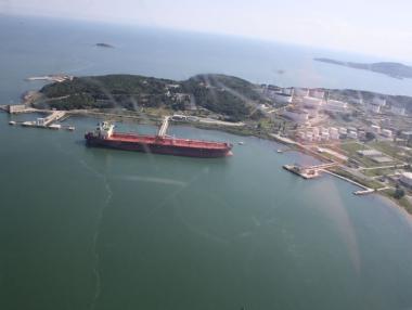 „Лукойл Нефтохим“ ще инвестира 50 млн. лв. в пристанище „Росенец“