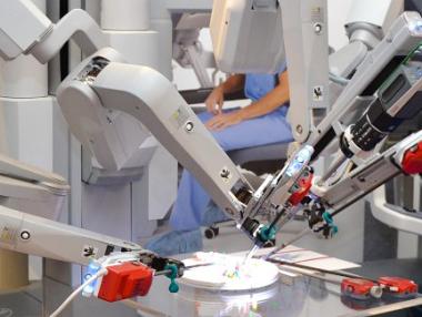 Роботи ще заменят писателите и хирурзите до 2053 г.