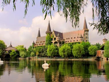 Замъкът „Влюбен във вятъра“ става център за китайския туризъм на Балканите