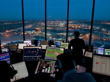 Тръмп предлага да се приватизира контрола на въздушния трафик