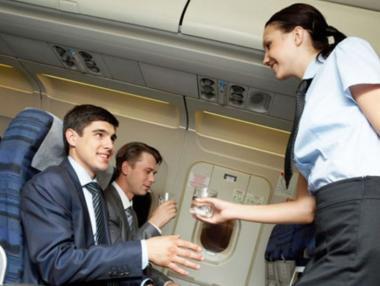 Напитка, която никога да не пиете на борда на самолет