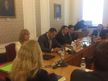 Икономическото министерство мисли да създаде карта на работната сила