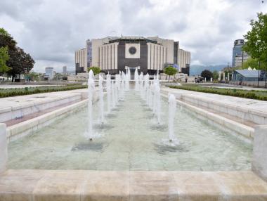 Отпускат още 28 млн. лв. за ремонта на НДК