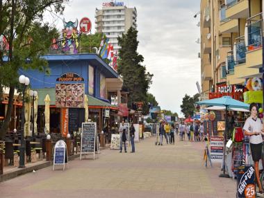 Правителството с нов опит да облекчи достъпа на чужденци до пазара на труда