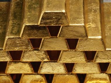 Златото продължава да поевтинява