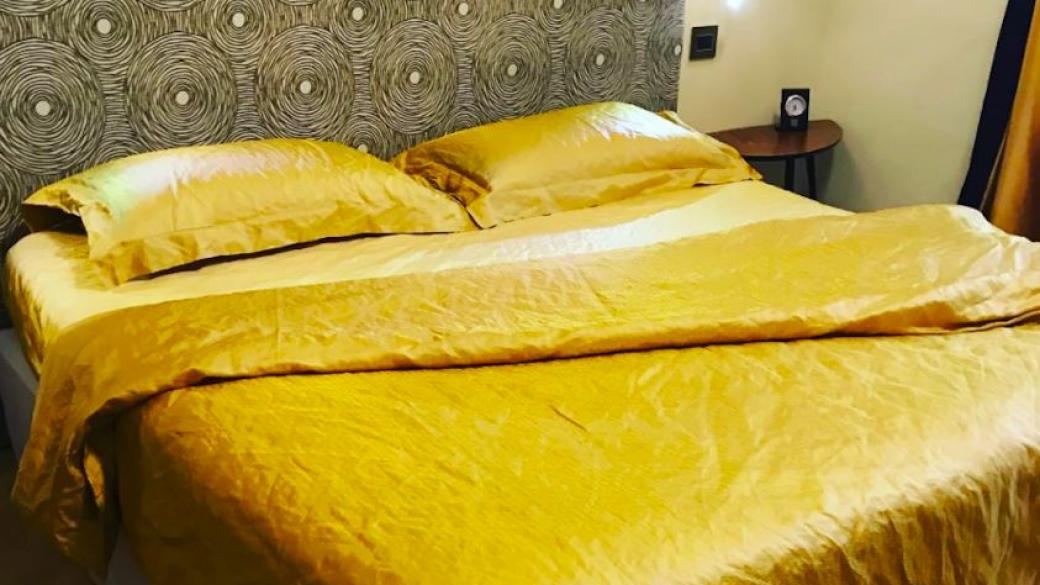Хотел в Милано предлага легло с 24-каратови златни чаршафи