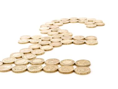 Паундът разочарова инвеститорите и удари седмично дъно