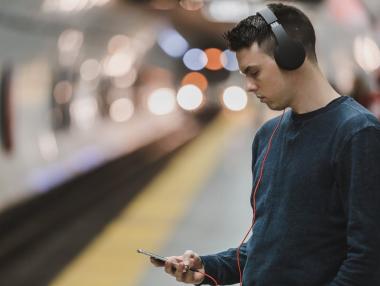 С какво инструментът Sponsored Song е важен за Spotify