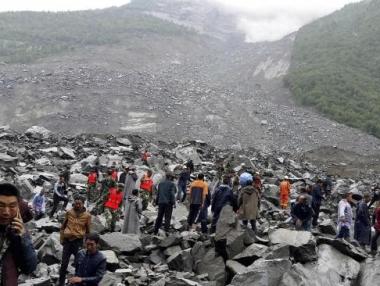 Над 140 души са изчезнали при свлачище в Китай