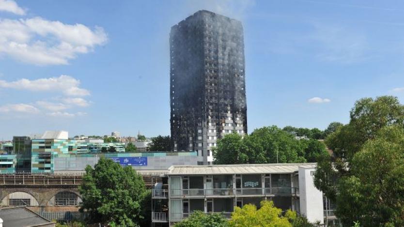 Евакуираха по спешност 800 апартамента в Лондон