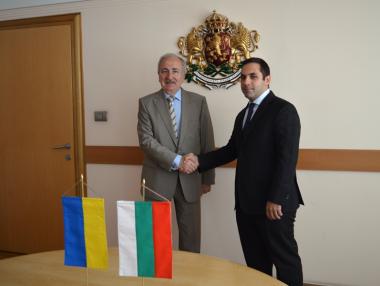 Украйна предлага да има квоти за внос на работници в България