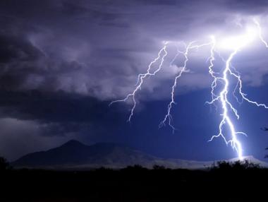 Нови гръмотевични бури се очакват днес