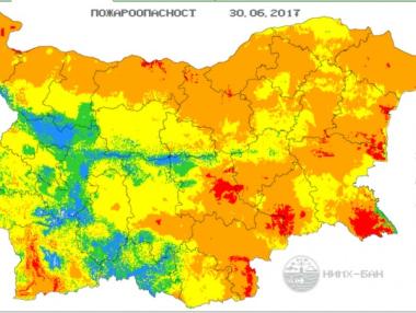Опасно горещо време в почти цялата страна