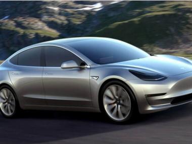 Tesla ще достави първите масови електромобили Model 3 този месец