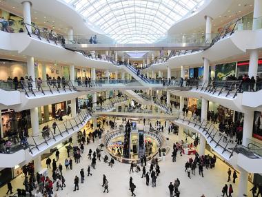 Данъчните започват масови проверки на молове и магазини в София