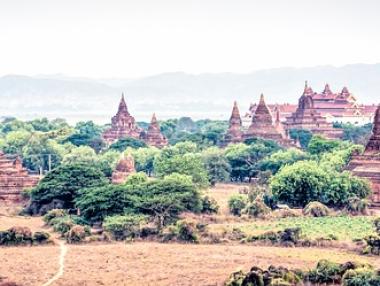 Мианмар забранява качването в пагодите на Паган