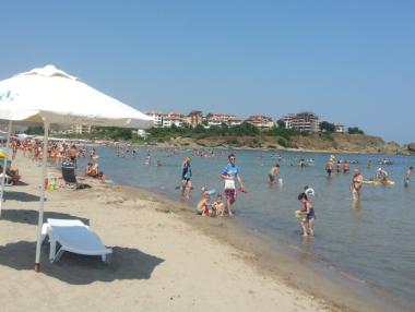 Шезлонгът на „Нестинарка“ все пак струва 10 лева