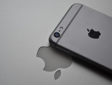 В царството на Apple: На трона все още е iPhone 6 (графика)