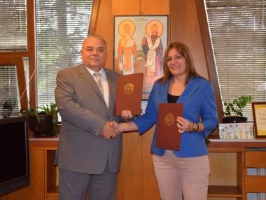 „НК Индустриални зони“ ще осигурява стажове и работа на студенти от УНСС