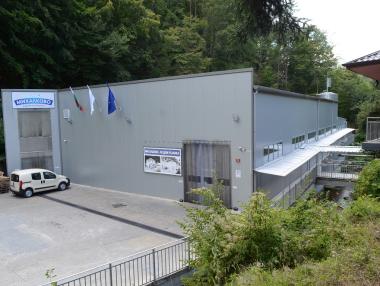 Компанията за бутилиране на единствената естествено газирана вода в България