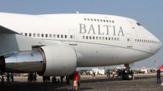 Най-лошата авиокомпания на света смени името си