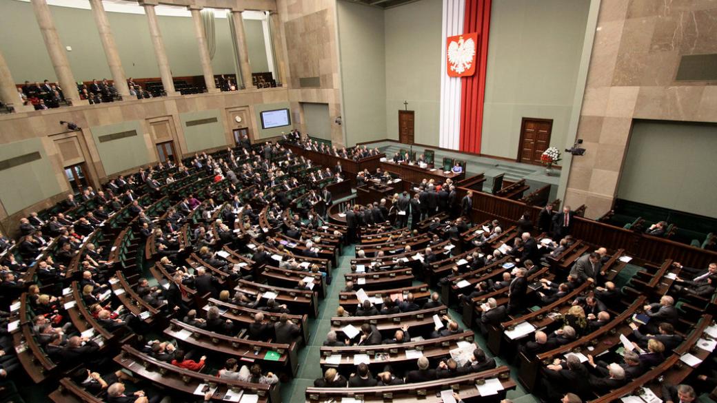 Нов законопроект приближава Полша към конфликт с Брюксел