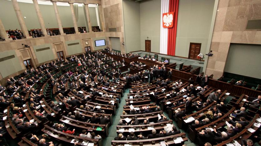 Нов законопроект приближава Полша към конфликт с Брюксел