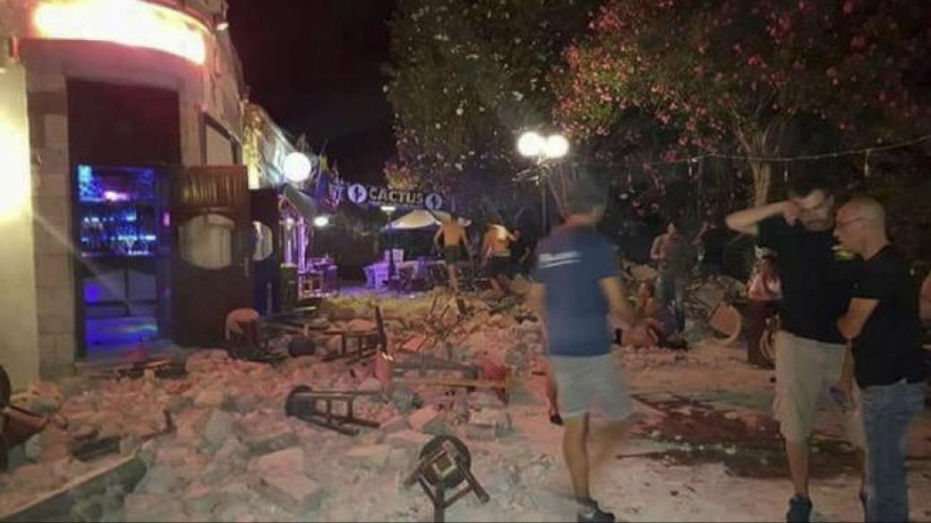 В Гърция спаха на открито заради страх от ново земетресение