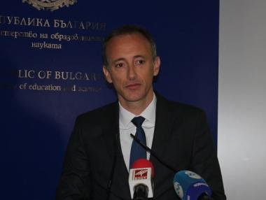 Българчетата в чужбина ще учат български език дистанционно