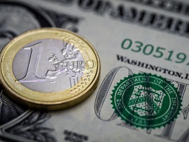 Щатският долар удари 13-месечно дъно спрямо еврото