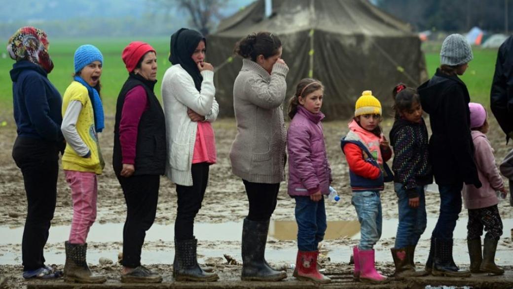ЕС финансира извънредно Гърция заради бежанската криза