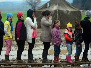 ЕС финансира извънредно Гърция заради бежанската криза