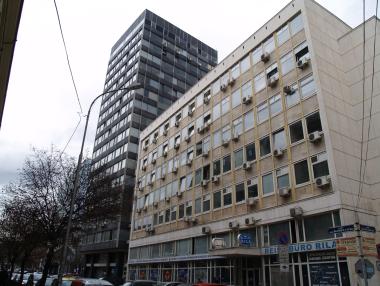 Многодетна майка заплаши да се запали пред транспортното министерство