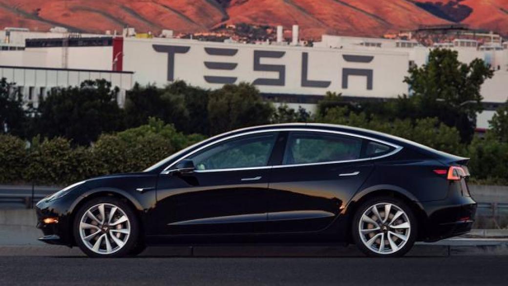 Tesla вече произвежда масови електрически автомобили