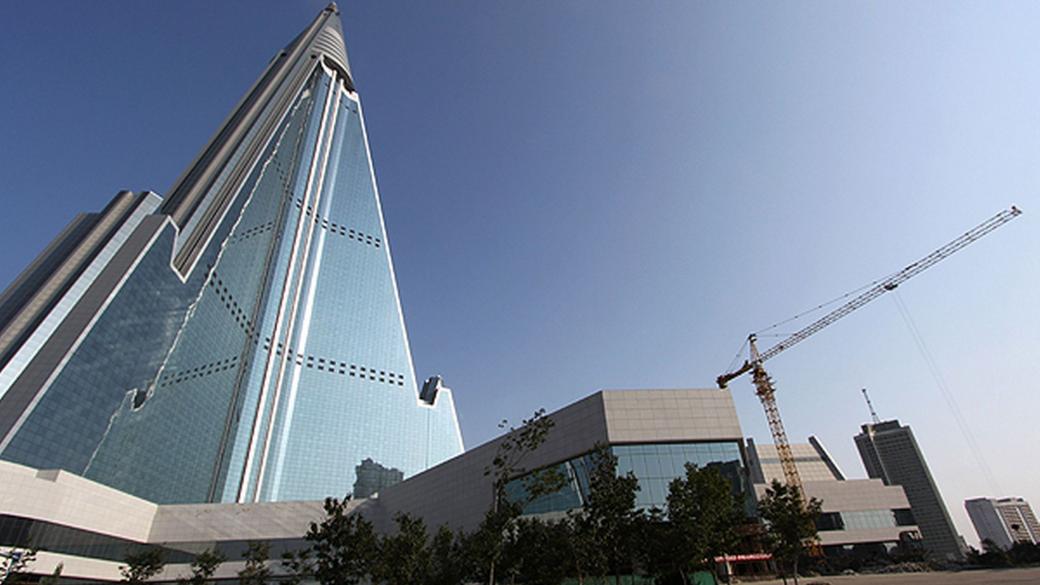 Пхенян открива най-високата необитаема сграда в света