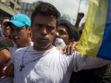 Властите във Венецуела са извели опозиционните лидери от домовете им