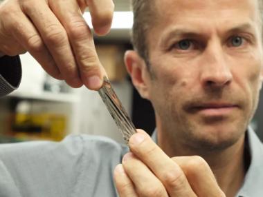 IBM успя да побере 330 TB информация в тъничка лента