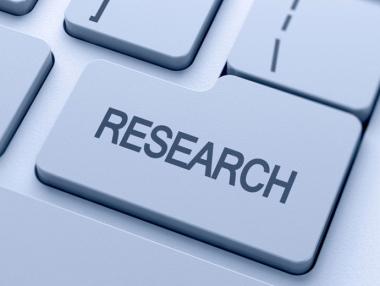 Българите с оптимизъм за икономиката, но не и за политиката