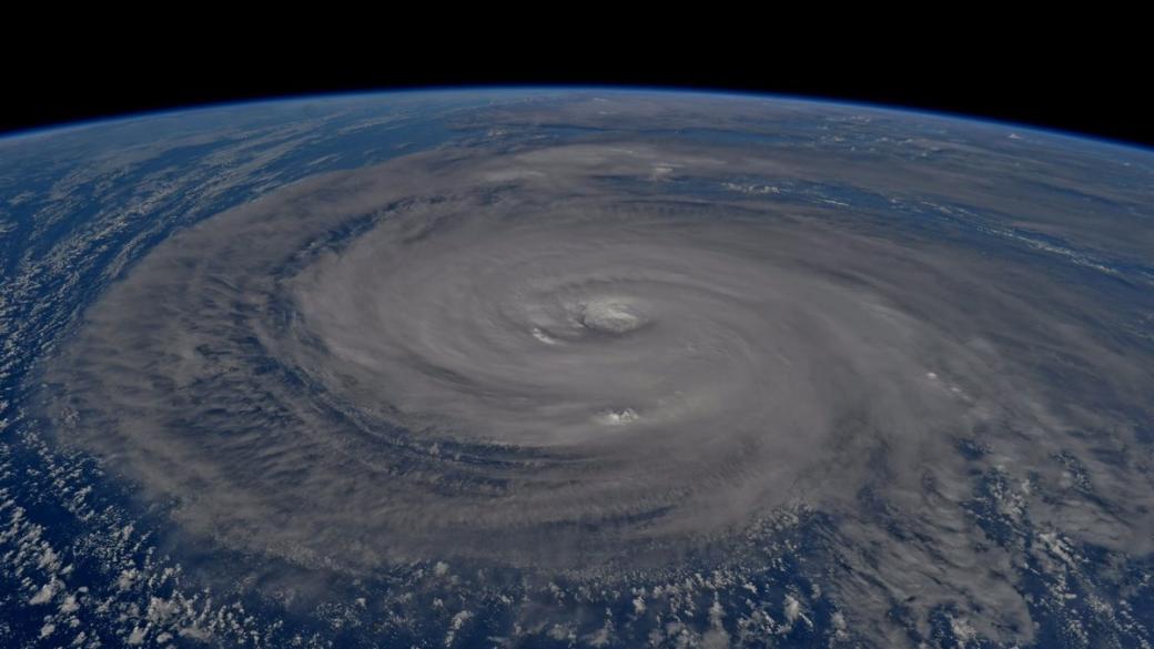 Тайфунът „Нору“ наближава Япония