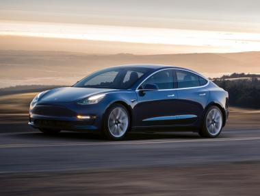 Tesla събира $1.5 млрд. за производството на Model 3