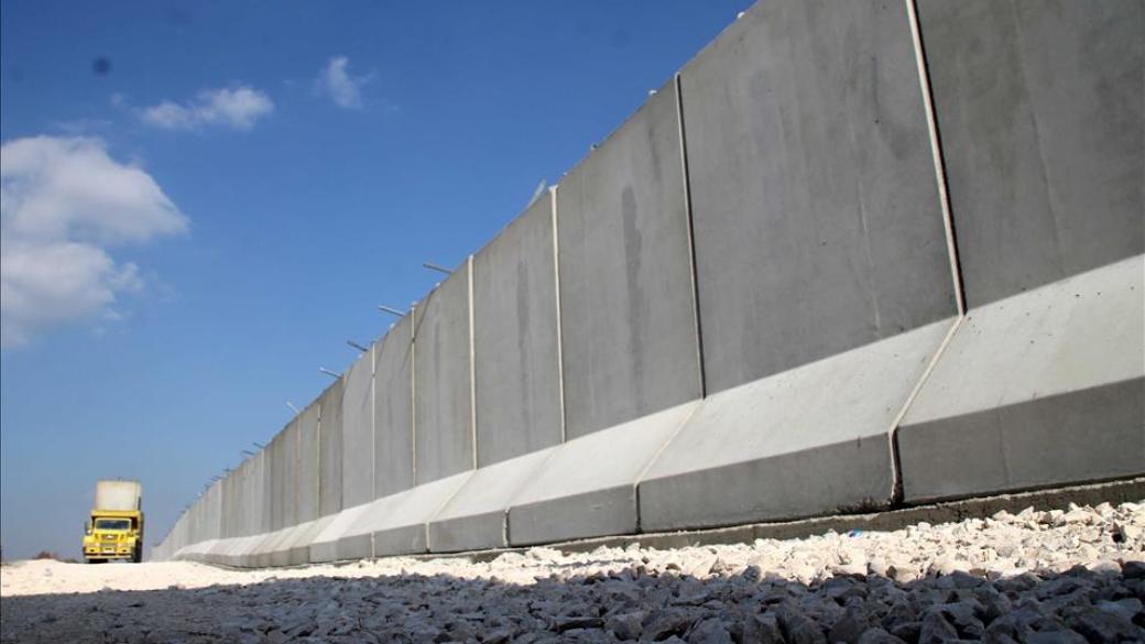 Турция е започнала да строи стена по границата си с Иран