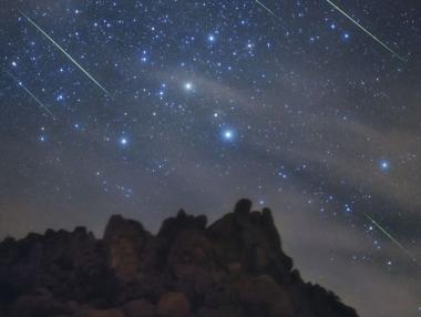 Звезден дъжд от Персеиди през уикенда