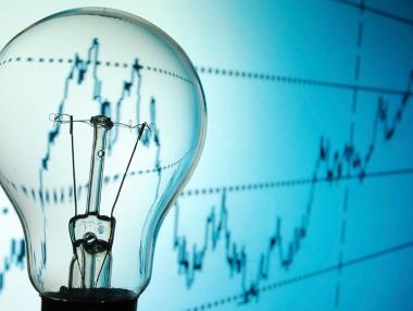 Една година либерализираме пазара на ток, две го делиберализираме