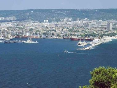 Kmeta.bg и КРИБ с дискусия „За по-чист морски туризъм“ във Варна